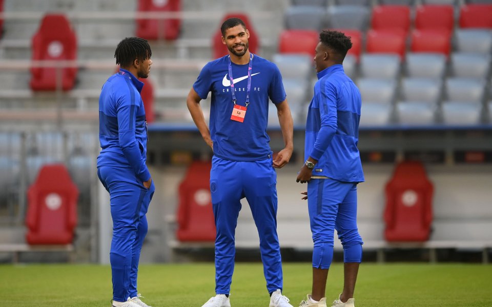 Астън Вила иска да вземе под наем халфа на Челси