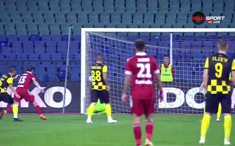 След индивидуален рейд на Георги Русев той намери Мартин Камбуров