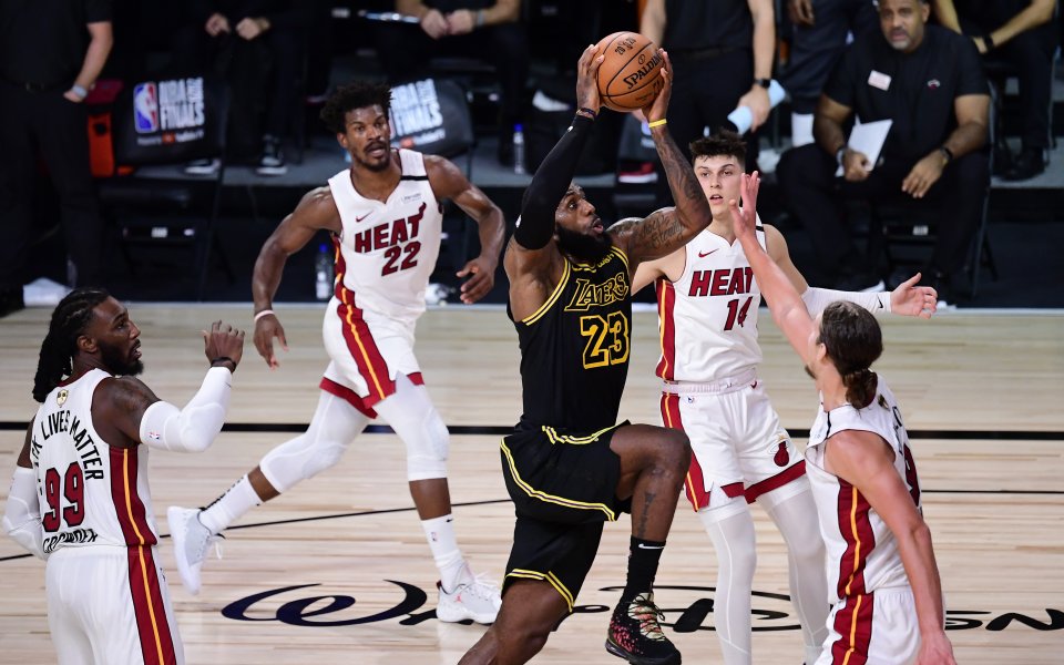 Лос Анджелис Лейкърс вече е на само две стъпки от