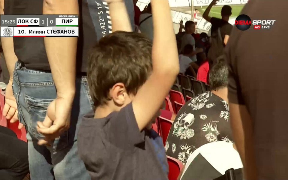 В 16-ата минута Илиян Стефанов изведе Локомотив Сф напред в