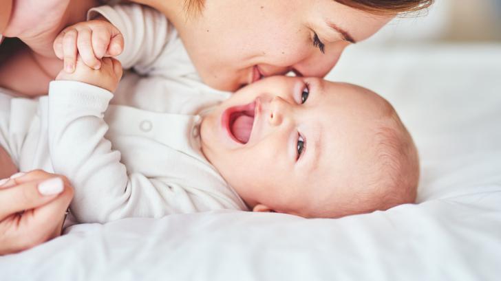 Трябва или не трябва да целуваме детето си по устата?
