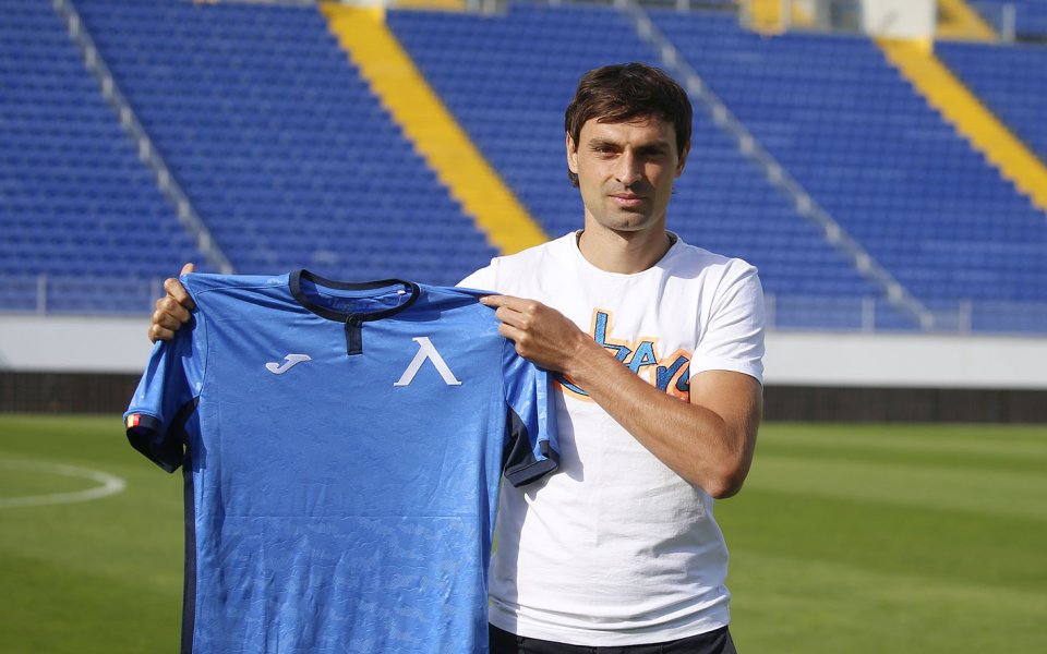 Левски подписа договор за 1 годинa с Мартин Райнов, обявиха