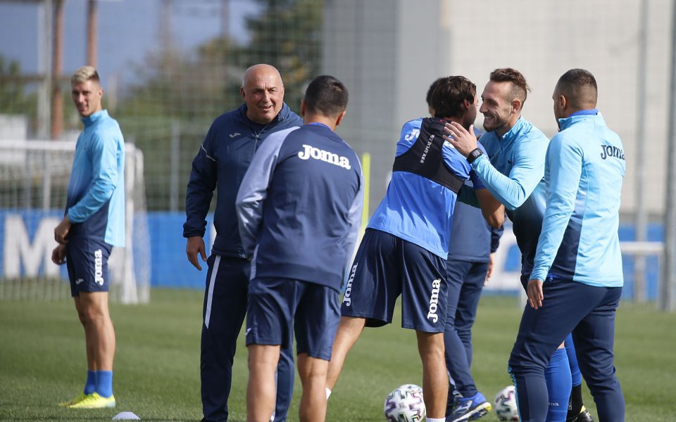 Програмата на представителния отбор на Левски и юношеските формации на