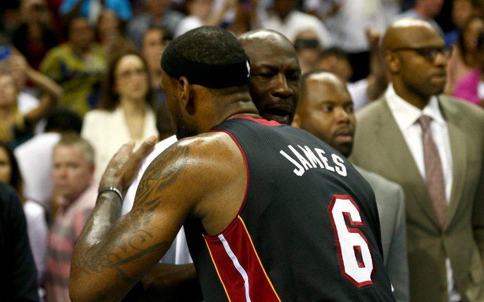 Звездата на Лос Анджелис Лейкърс Леброн Джеймс бе определен за