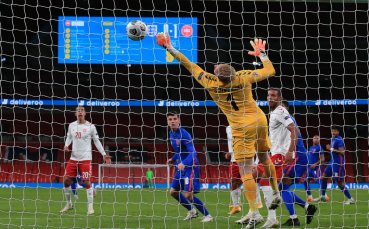 Англия допусна домакинско поражение с 0 1 от Дания в мач