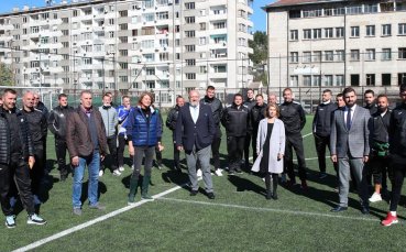 Министърът на младежта и спорта Красен Кралев присъства на футболния