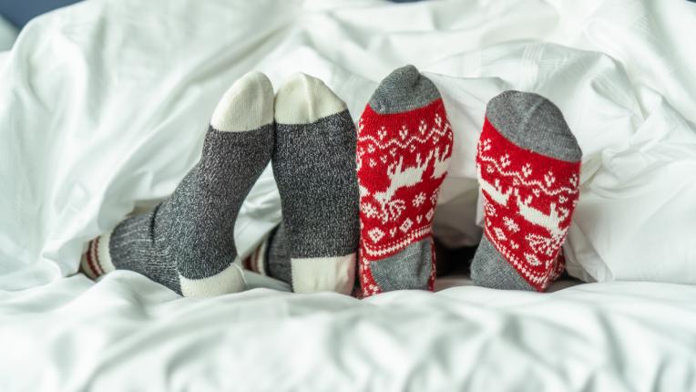 Какво ще се случи с тялото ви, ако спите с чорапи
