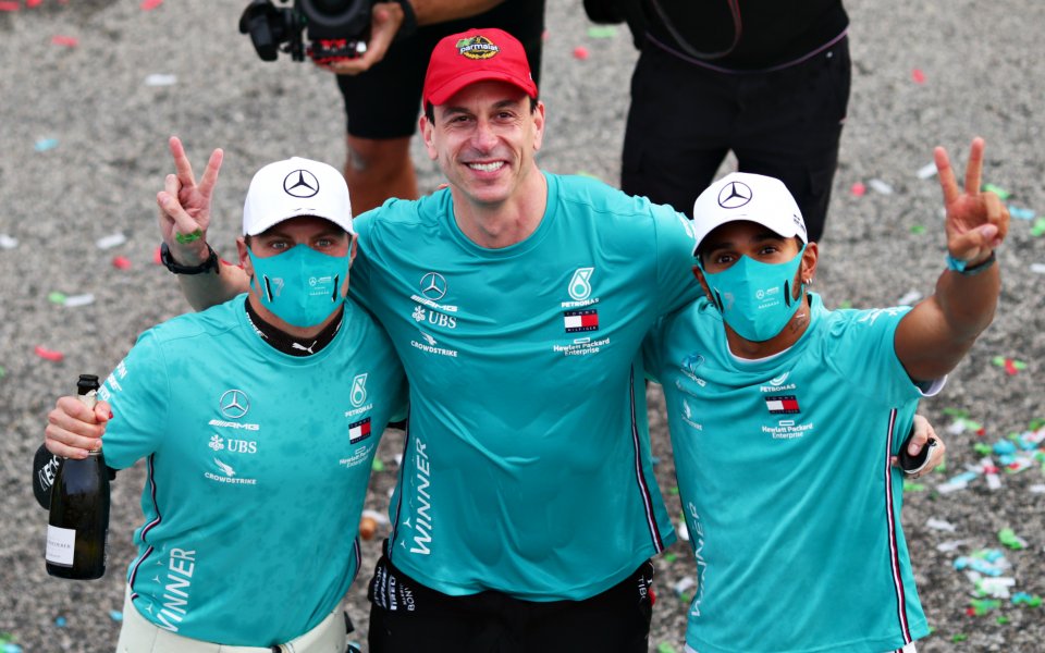 Тото Волф не смята, че Люис Хамилтън ще се оттегли