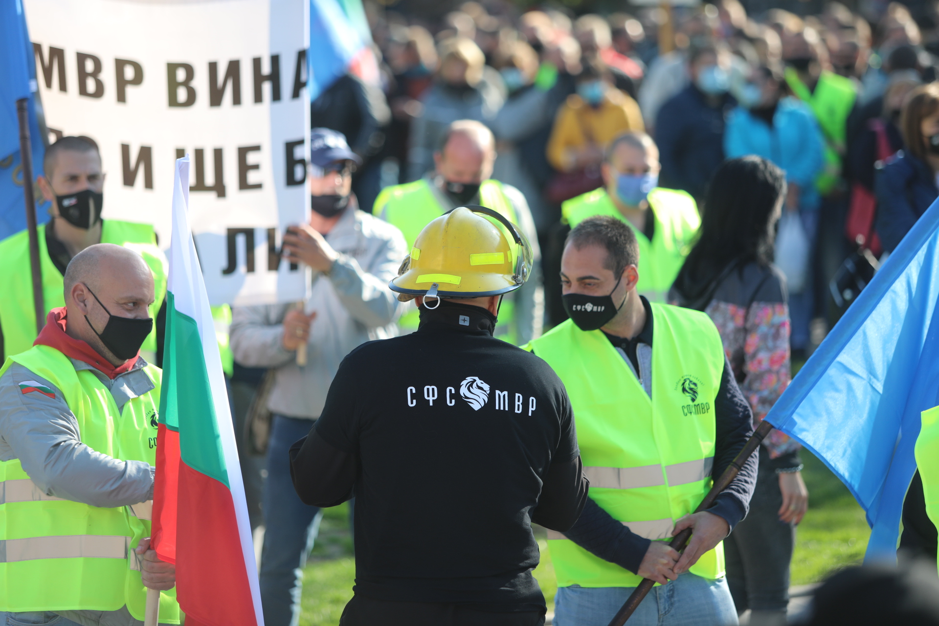 <p>Полицаите излязоха на протест на професионалния си празник - 8 ноември. Исканията им са за 30-процентно увеличение на заплатите в системата на МВР</p>