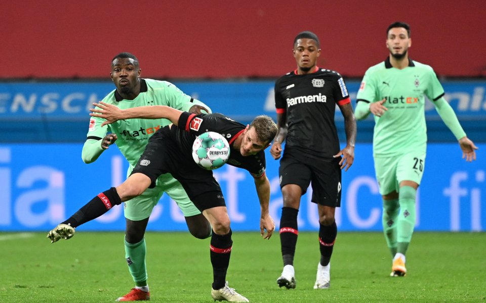 Байер Леверкузен се наложи трудно с 4:3 като домакин срещу