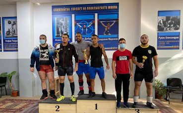 Петият турнир по вдигане на тежести Милен Добрев събра през