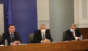 <p>Ваксините за ковид-19 ще бъдат безплатни за всички</p>