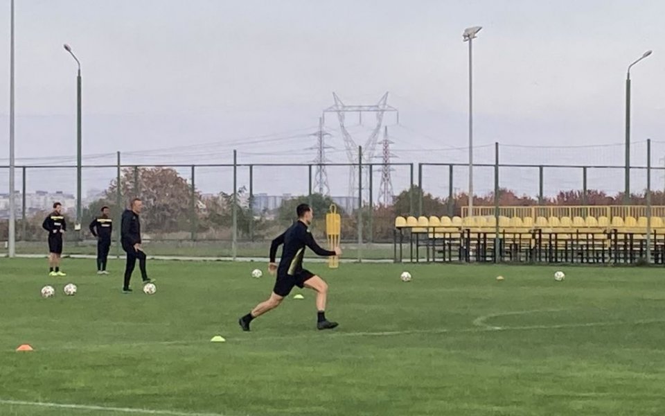 Още един футболист дойде на проби в Ботев Пловдив. След