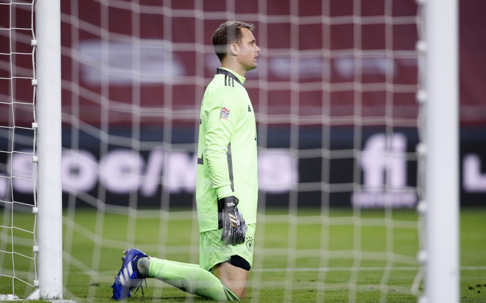 Мануел Нойер допусна шест гола в един мач за първи