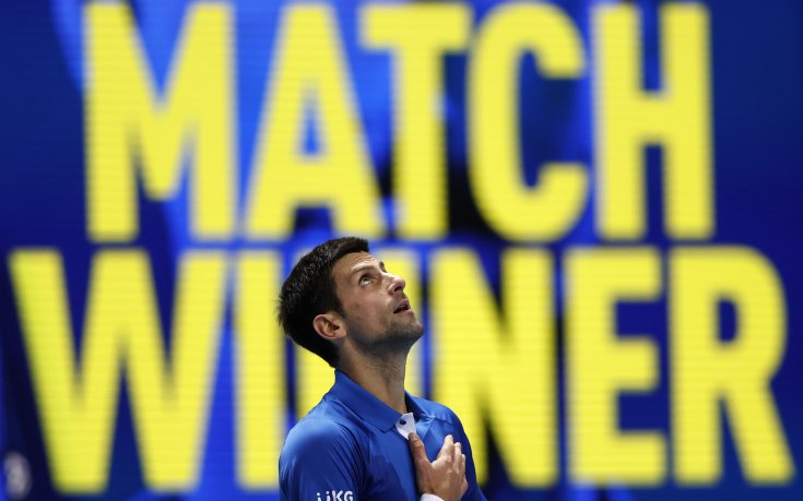 Джокович изхвърли Зверев и си уреди среща с Тийм на 1/2-финалите в Лондон