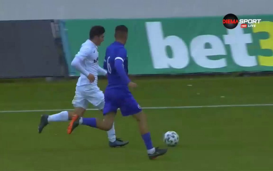 Вижте всичко най-интересно от мача Славия - Етър, завършил 0:0.