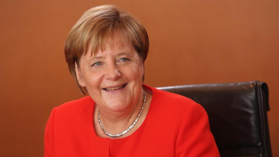 Меркел обяви блокирането на Тръмп за "проблематично"