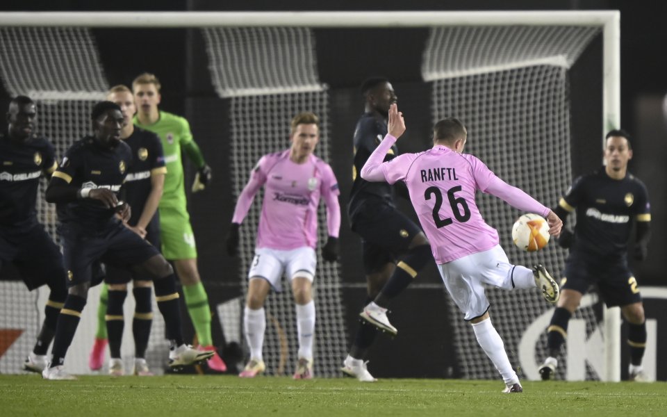 ЛАСК Линц и Антверп играят при резултат 0:2 в мач