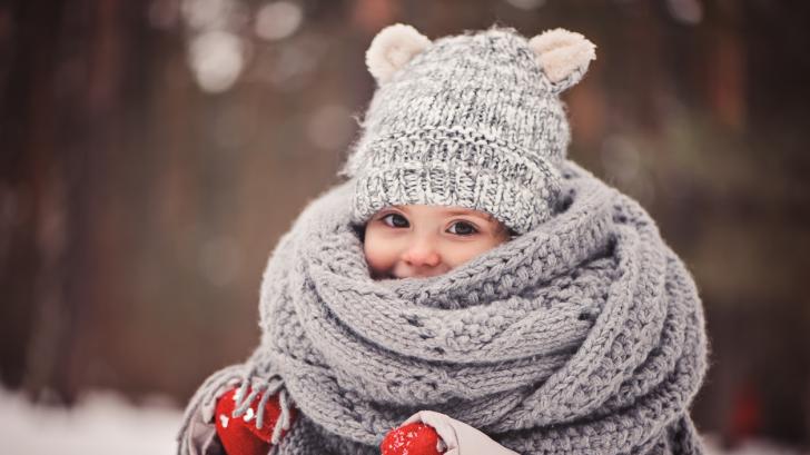 Как да забавляваме детето в студените зимни дни