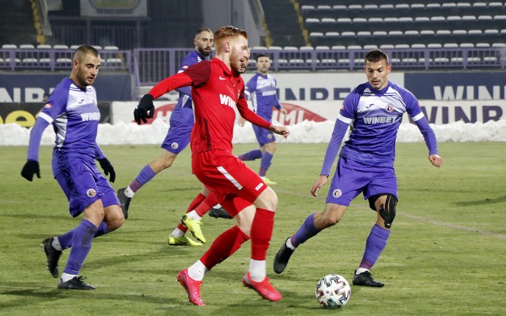 Етър дочака първата си победа за сезона след труден успех над 