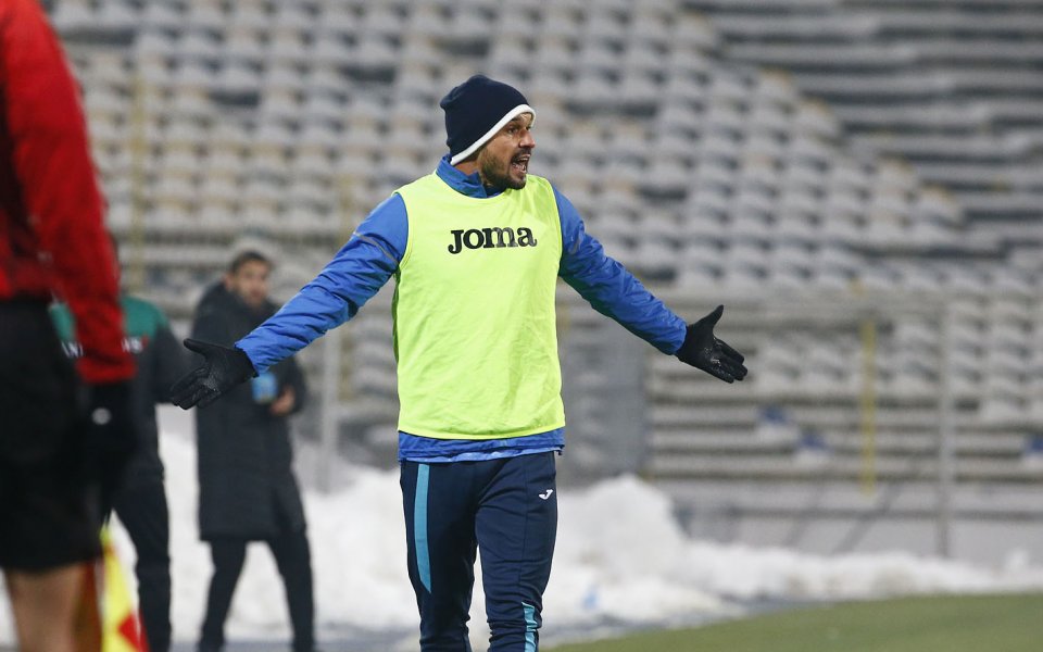 Нападателят на Левски Валери Божинов продължава да е звезда и