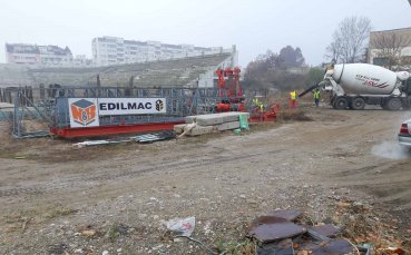 Подготовката за същинските строителни дейности на стадион Христо Ботев в