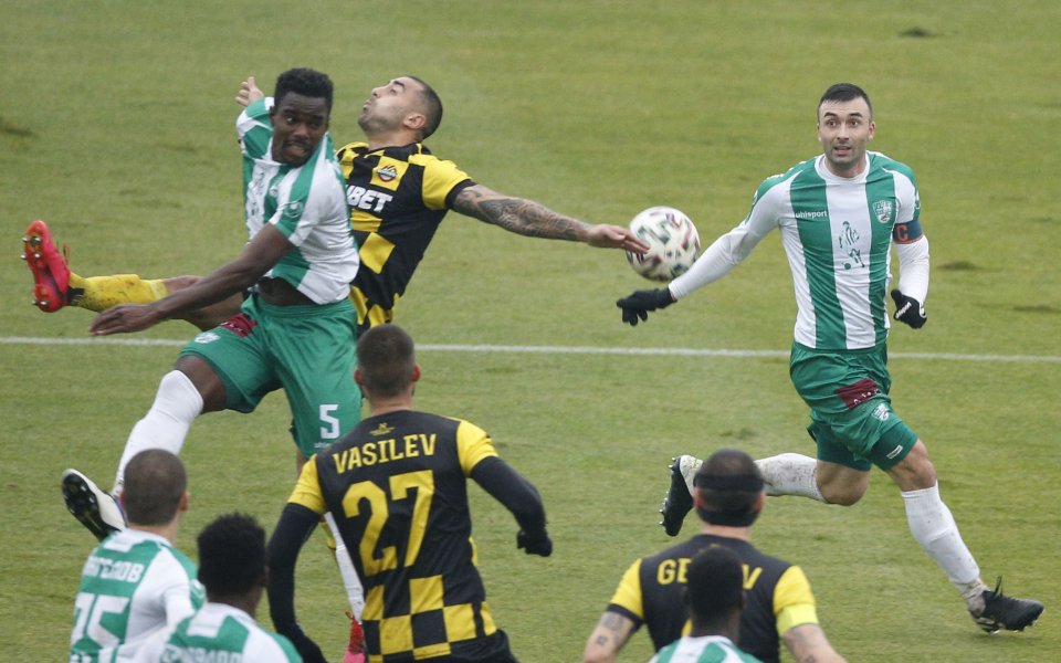 Контролата между Берое и Ботев Пловдив, която трябваше да се