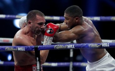 Великобританецът Антъни Джошуа беше една класа отгоре над българина Кубрат