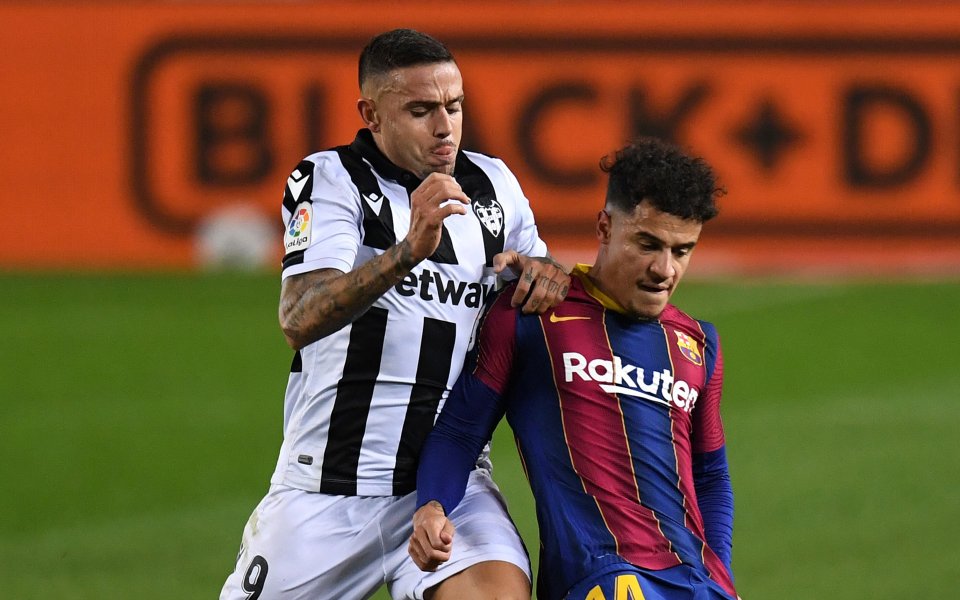 Барселона и Леванте играят при резултат 0:0 в късния неделен