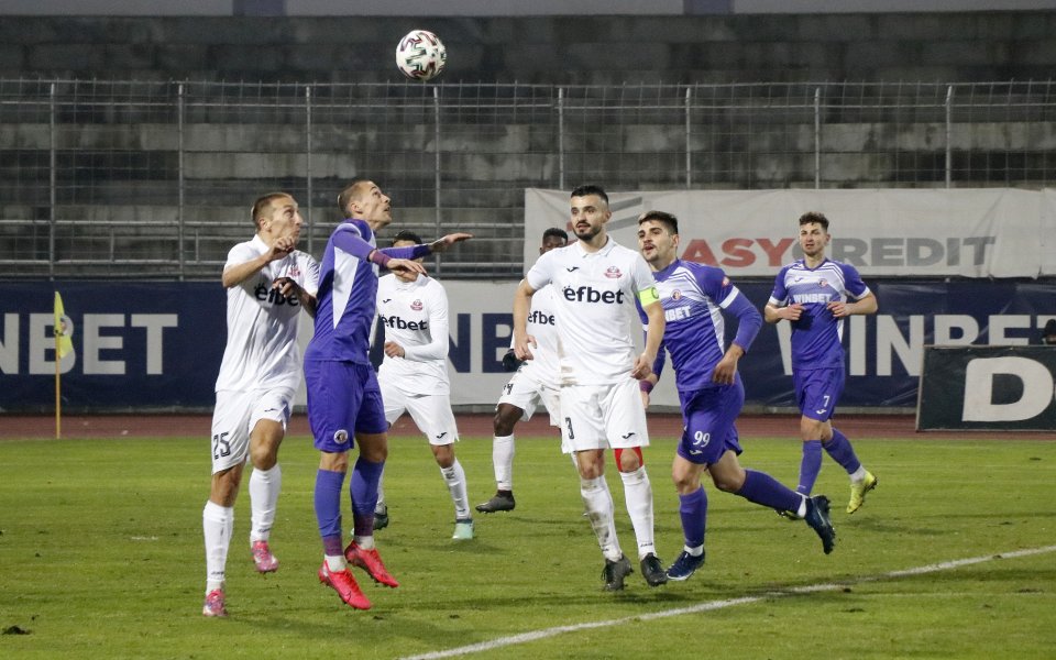 Монтана и Етър се изправят един срещу друг днес от