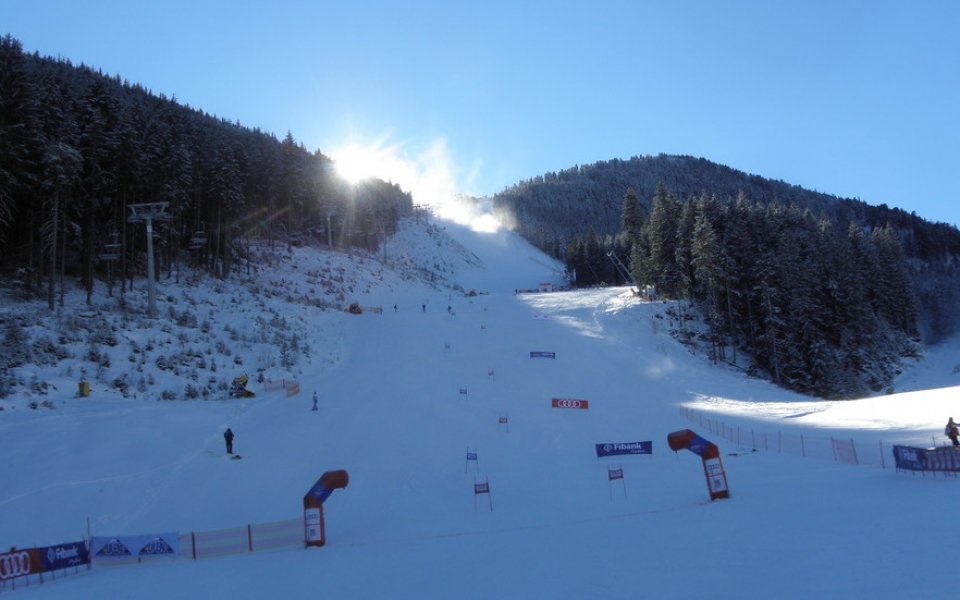 Банско открива сезона днес. На пистите вече има сняг, взети
