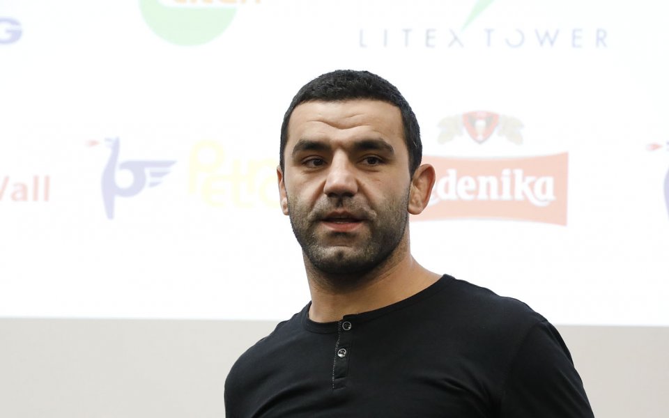 Петър Касабов за втори път e на върха в анкетата