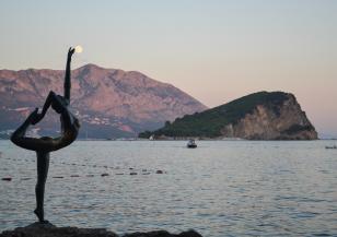 Символът на Будва бе отнесен от морска буря