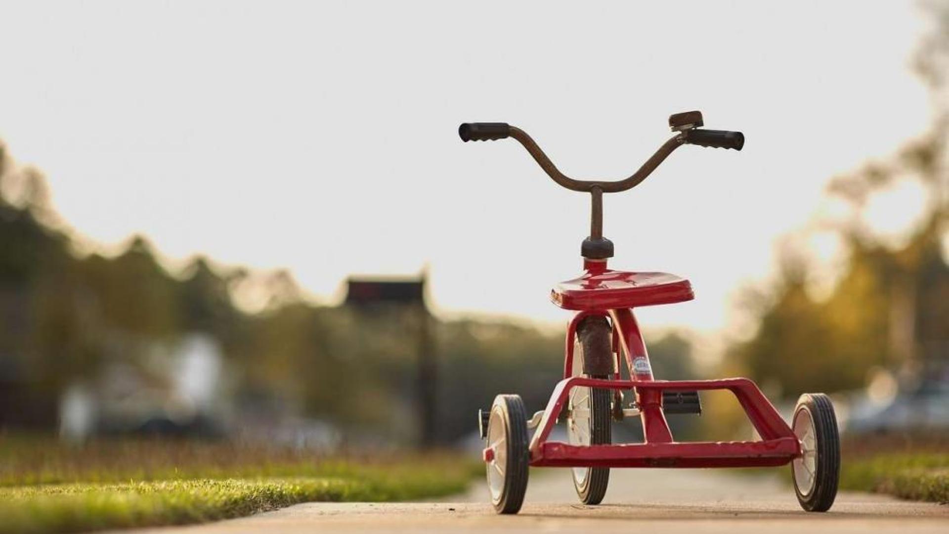 Жена на 66 години управлявала електрическа триколка е пострадала при