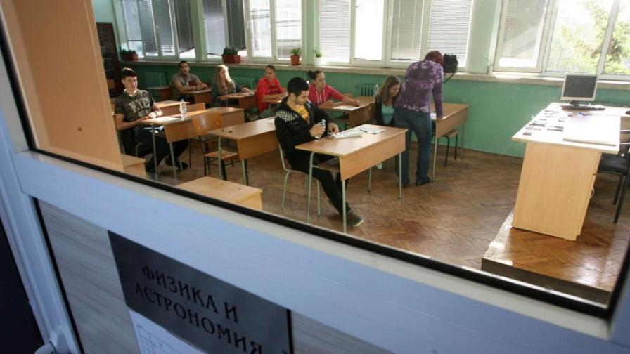 СО осигурява транспорт за зрелостници и квестори за матурите на 21 и 23 май