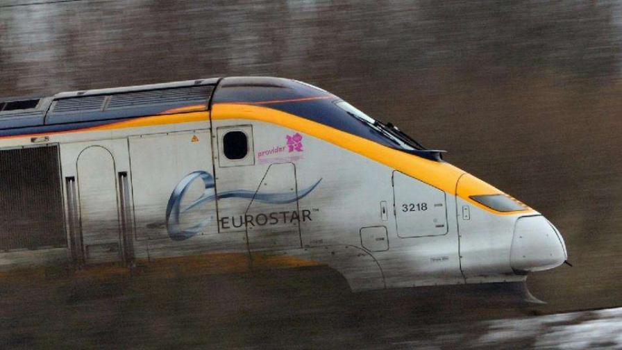 Заради наводнен тунел край Лондон бе спряно движението на влаковете "Евростар"