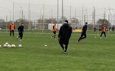 Наставникът на Ботев Пловдив Азрудин Валентич подхвана отбора със здрави