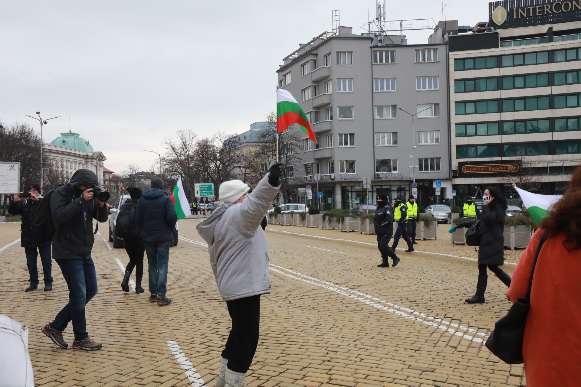 <p>В първия работен ден на депутатите: Протест на площад &quot;Народно събрание&quot;</p>