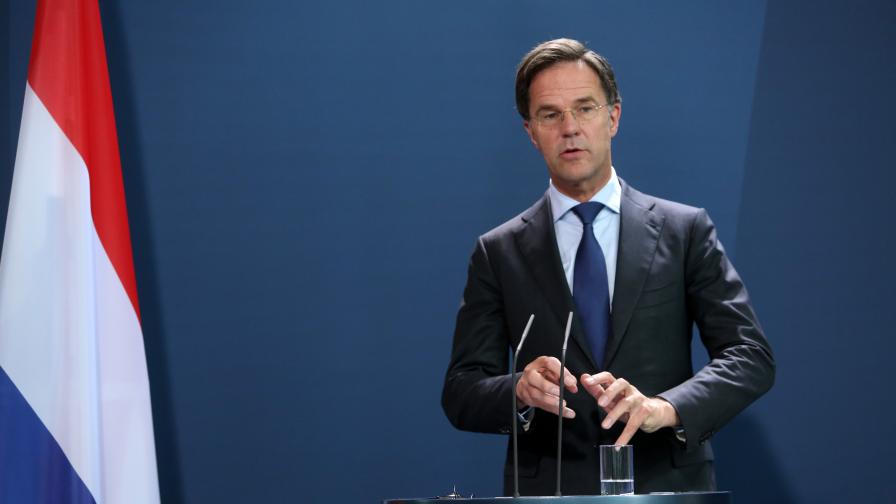 Нидерландският премиер Марк Рюте се извини за решението си да облекчи мерките срещу COVID-19