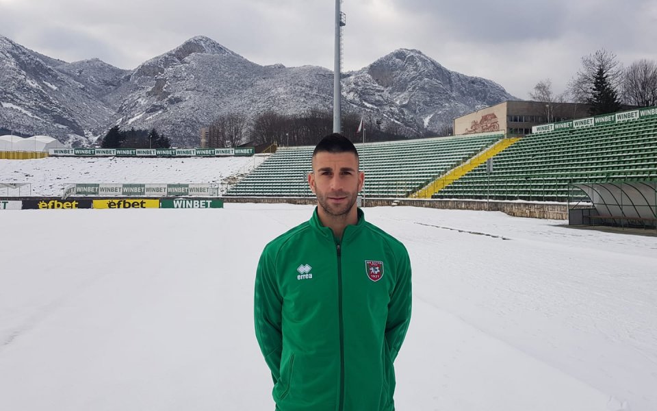 Отборът на Ботев Враца официално обяви привличането на защитника Ангел