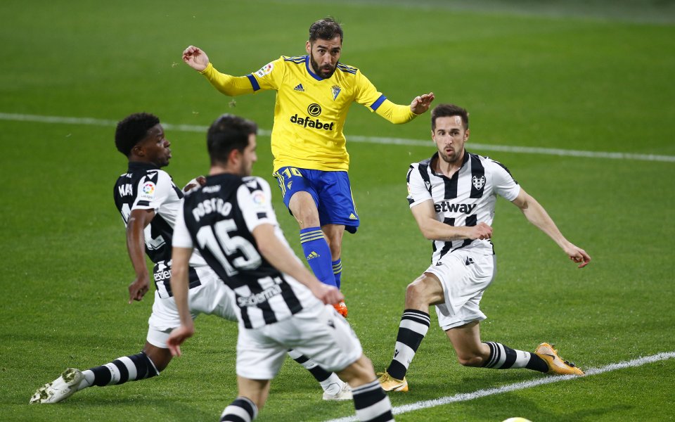 Кадис и Леванте си спретнаха голово шоу в 19-ия кръг