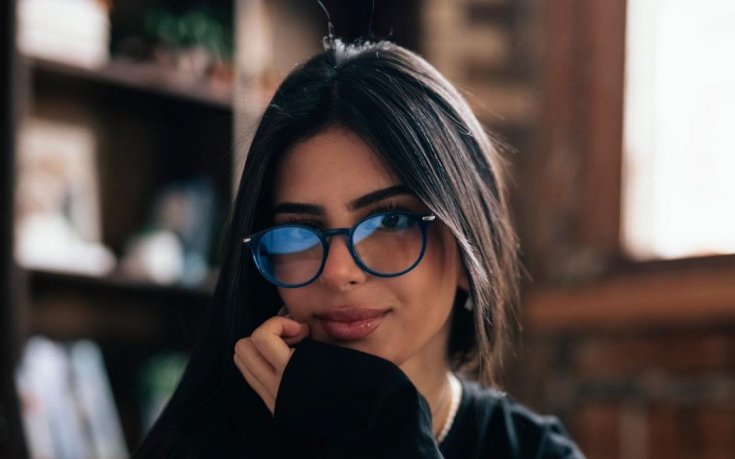 Щерката на Фабрегас очарова с изумителна визия само на 21