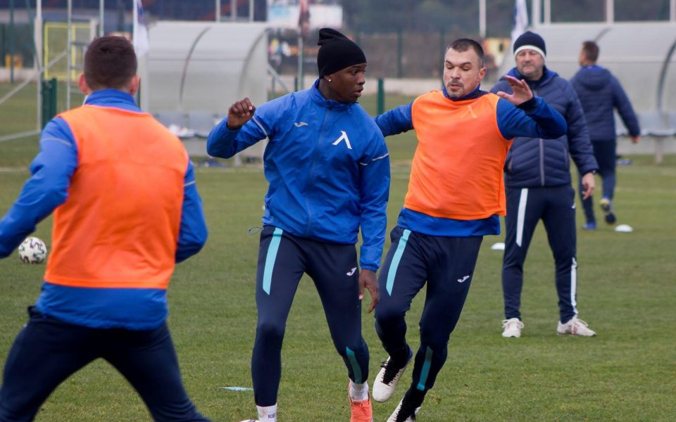 Левски проведе двуразови занимания днес. &bdquo;Сините&ldquo; тренираха сутринта и след