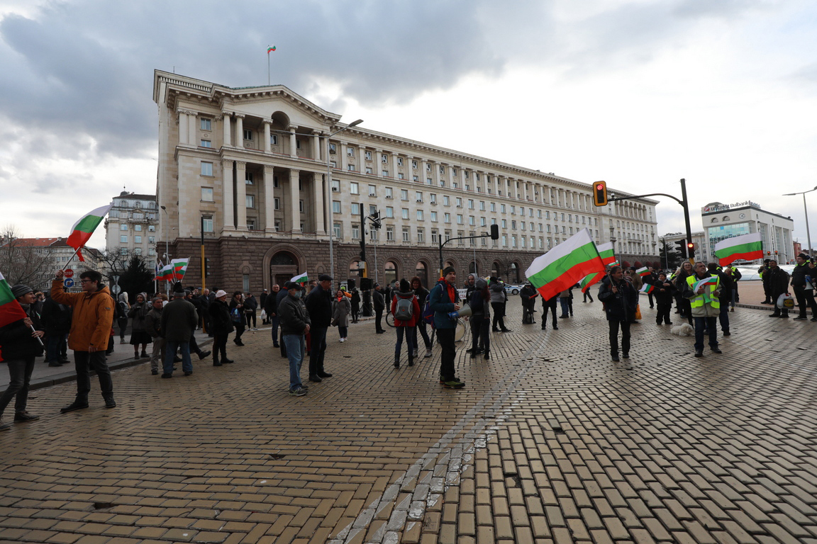 <p>200 дни протести в София срещу правителството и главния прокурор</p>