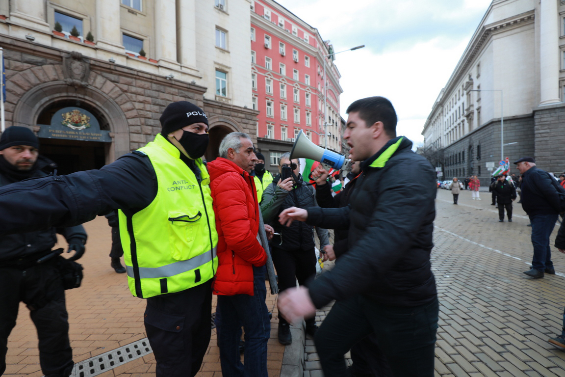 200 дни протести в София срещу правителството и главния прокурор