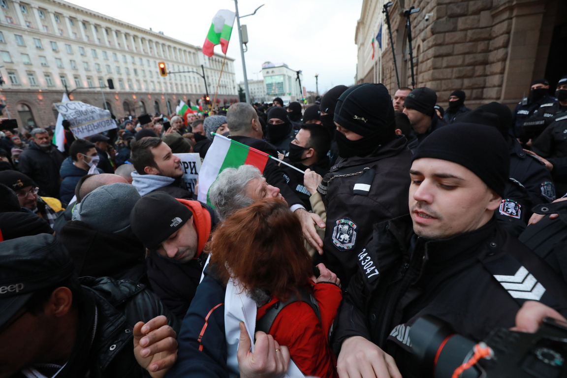 200 дни протести в София срещу правителството и главния прокурор