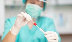 Тестват за COVID-19 и преподавателите в университетите