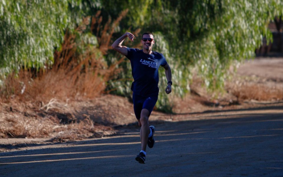 Иво Балабанов подобри рекорда на Калифорнийския баптистки университет на 8 км крос кънтри