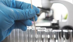 "Астра Зенека" защити ефикасността на ваксината си