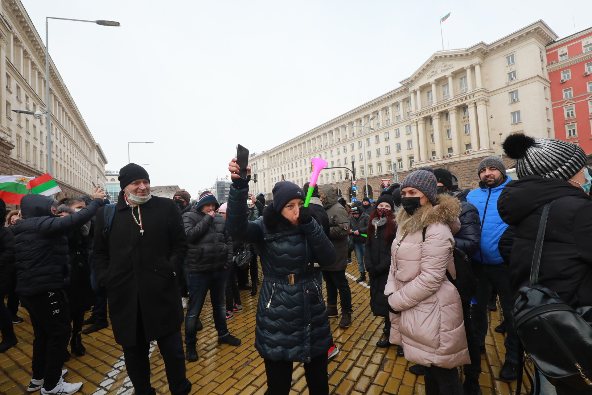 <p>Ресторантьорите излязоха на масов протест в София</p>